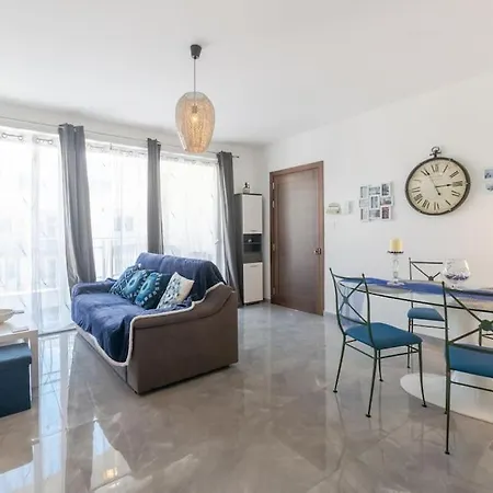 ***lovely Azure Apartment*** Lägenhet St. Paul's Bay