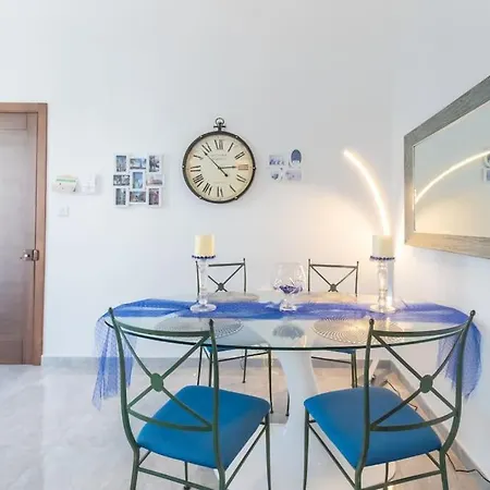 ***lovely Azure Apartment*** St. Paul's Bay