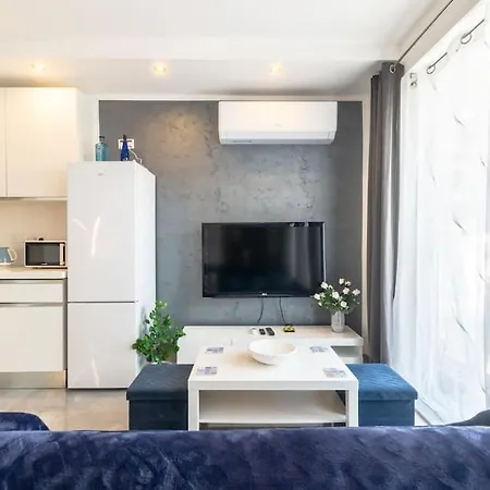 ***lovely Azure Apartment***
